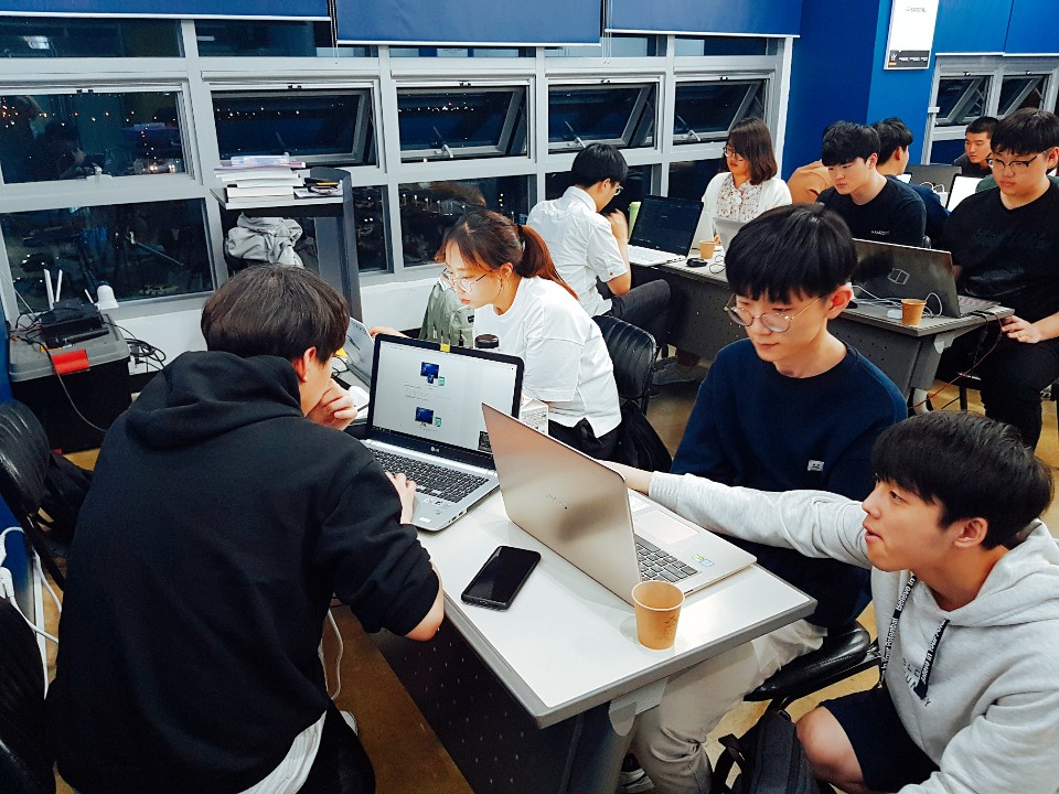 첫번째 슬라이드